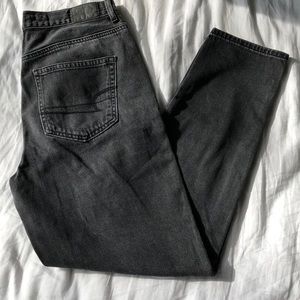 AMERICAN EAGLE MOM JEAN